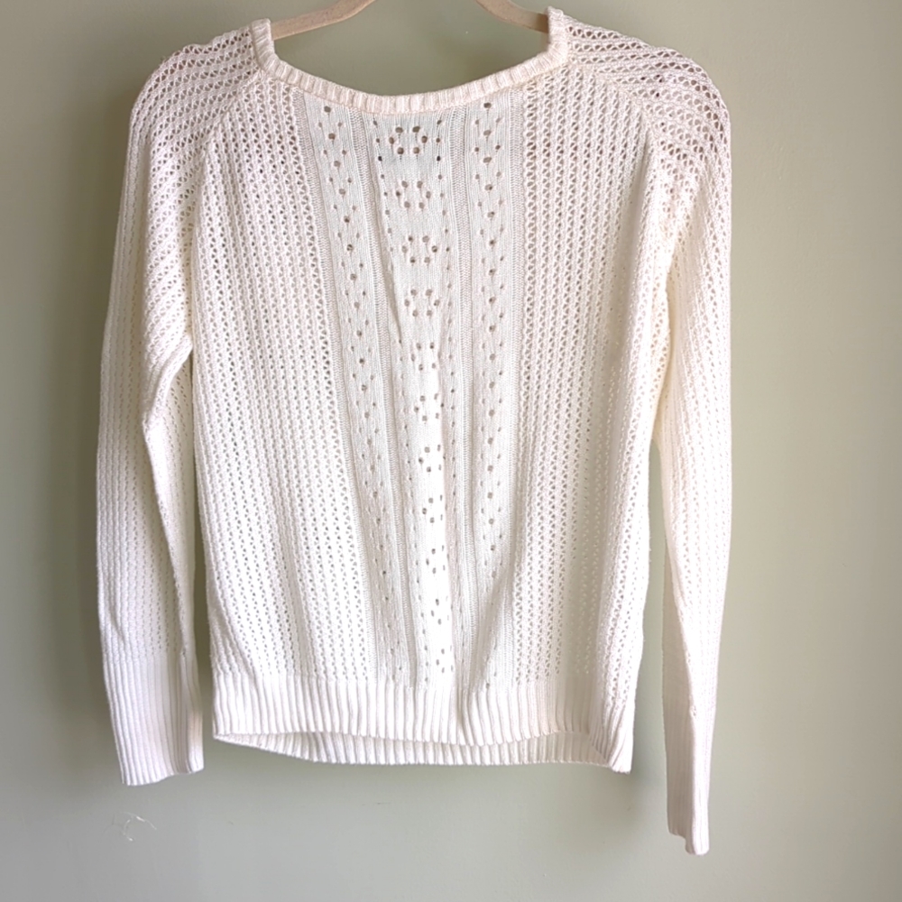 Cyrus. Women's White Crew Neck Crochet Sweater. Size Large.